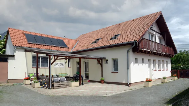 Május 1 Vendégház - Sé