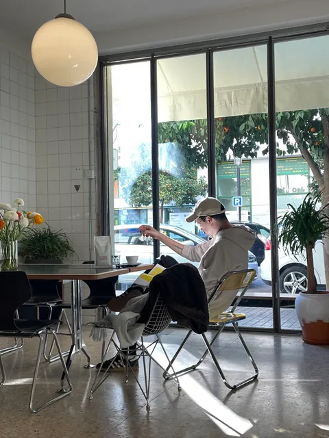 Pals cafe. Specialty coffee and breakfast