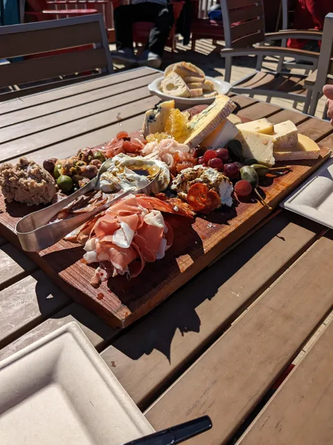 The Mountain Room - Peak Lodge