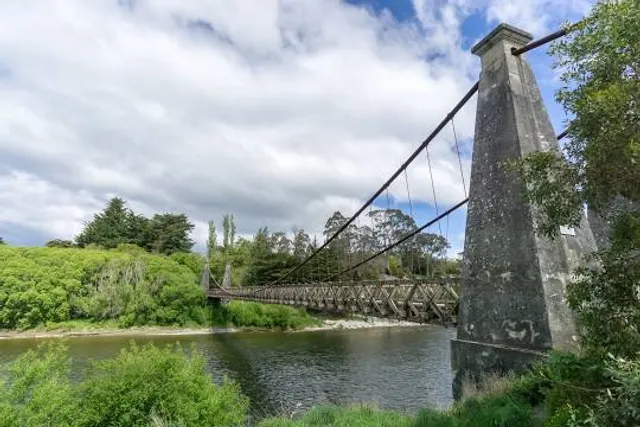 Clifden Suspension Bridge