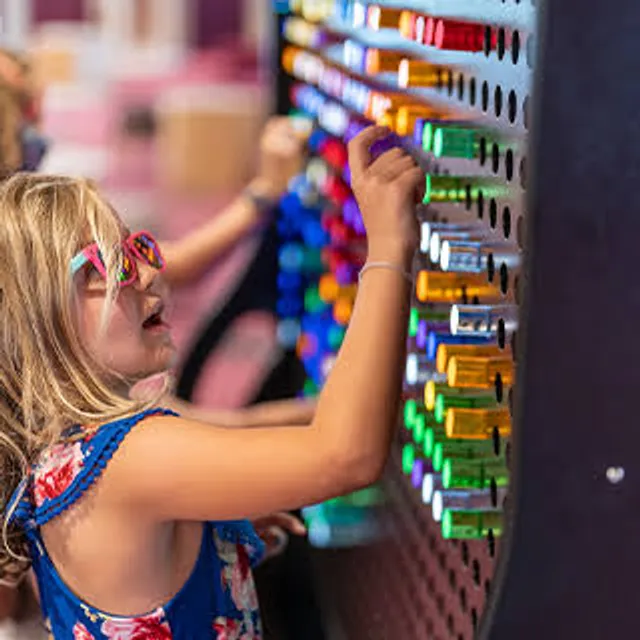 spectrUM Discovery Area