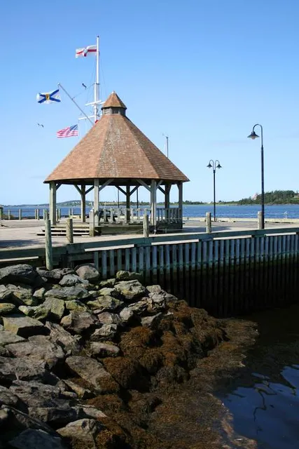 The Yarmouth Waterfront Gallery