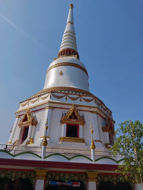 Wat Tham Muninat (Wat Ruesi)