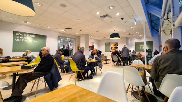 M&S Café