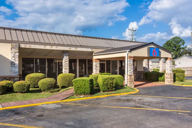 Motel 6 Warner Robins, GA