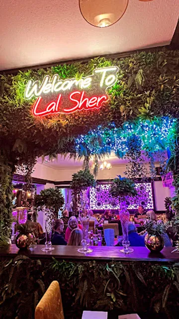 Lal sher/ Ye olde red lion