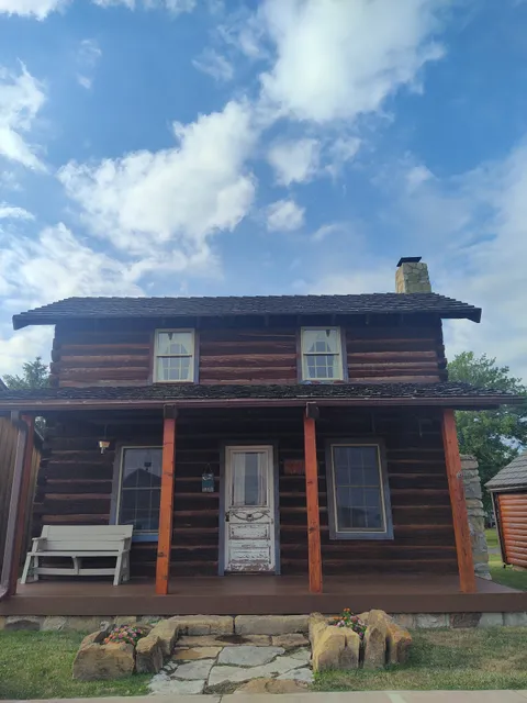 Nauvoo Log Cabins LLC