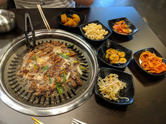 Yummy's Korean BBQ & Sushi 고기 전문 AYCE | Snowflake Shave Ice Bingsoo | KPOP RESTAURANT | 한글 학교