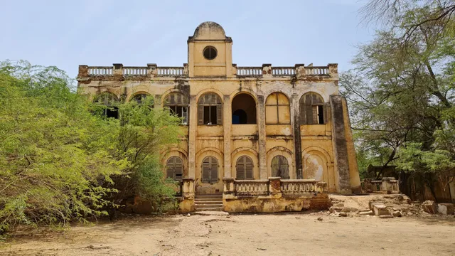 La Folie du Baron Roger