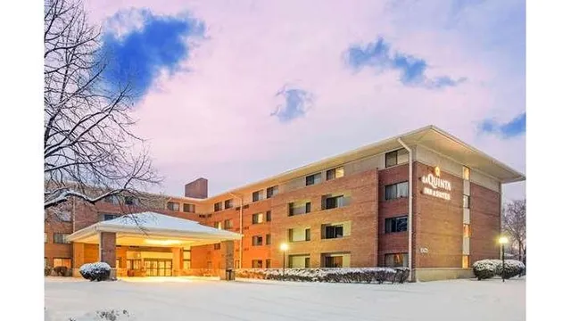 La Quinta Inn & Suites by Wyndham Minneapolis-Minnetonka
