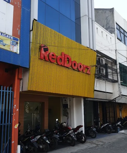 RedDoorz Plus @ Danau Sunter Utara