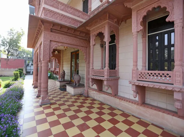 OYO 7880 Hotel Navrang