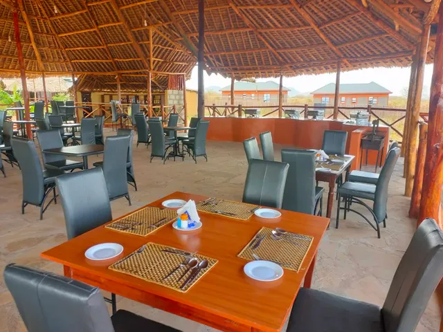 Tausa Tsavo Eco-Lodge