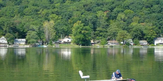 Pinecliff Lake