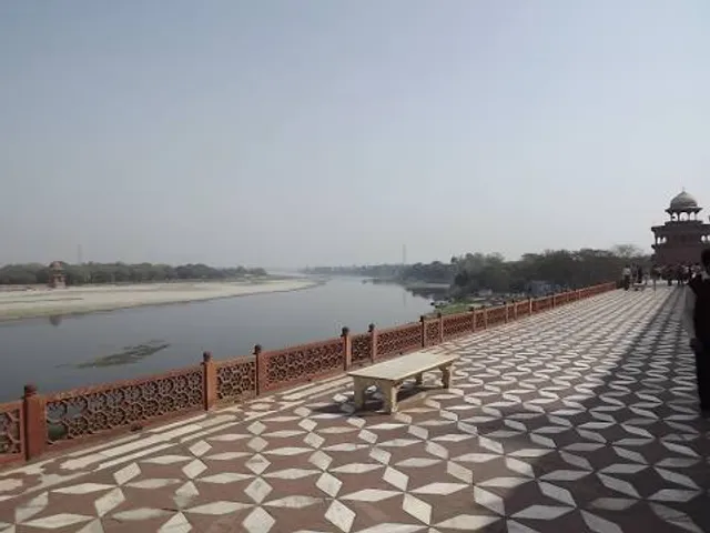 Taj Yamuna View Point