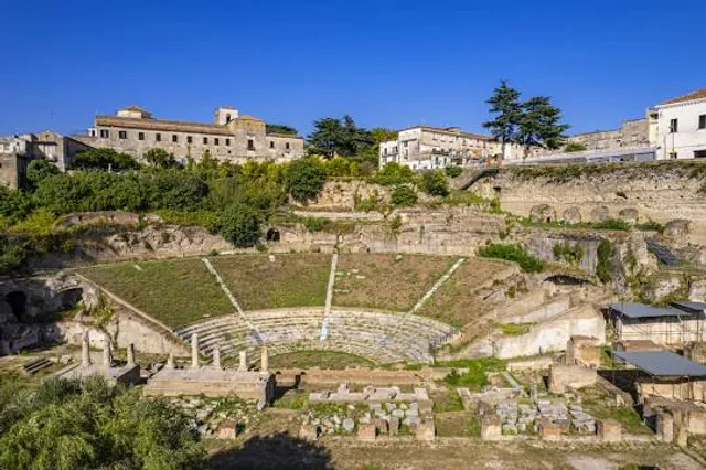 Teatro romano di Suessa