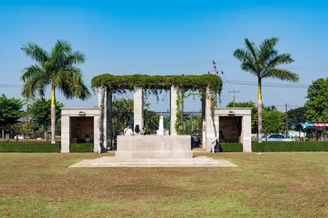 Thanbyuzayat World War II Cemetery(သုသာန်ပၞာန်)