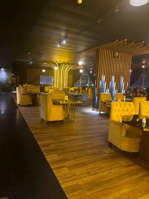 مطعم ومقهى المزة