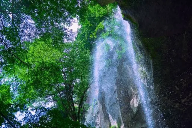 Tanashitafudo Falls