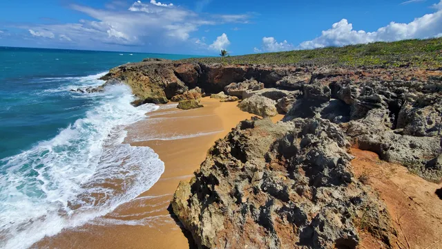 Cueva Escondida Beach