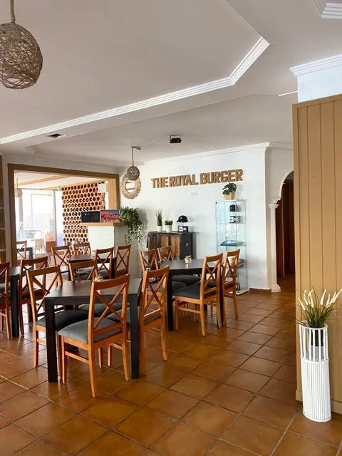 The Royal Burger