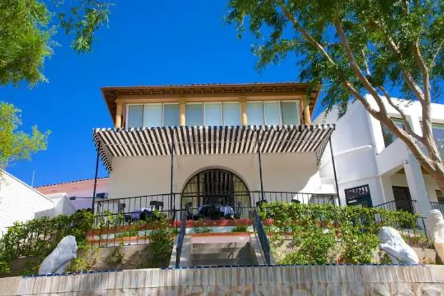 Geordie's at Wrigley Mansion