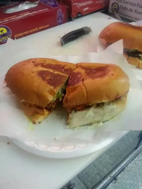 Tacos y Tortas El Pastorsito D.F. (Food Truck)