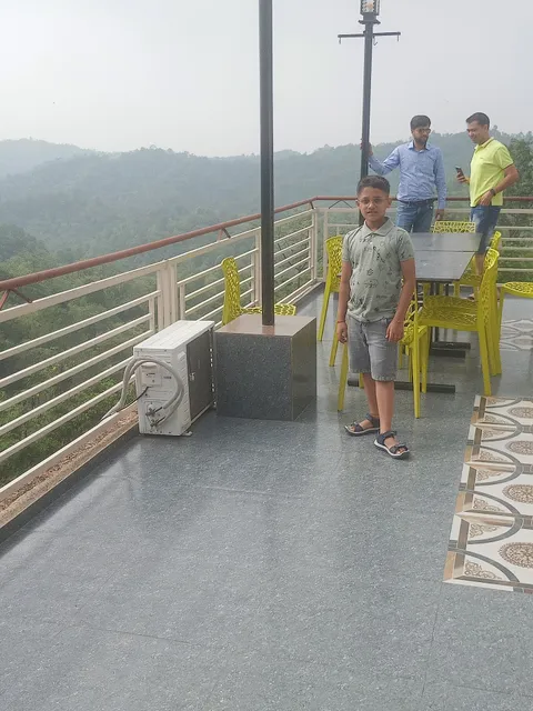 OYO 44936 Kohinoor Hotel