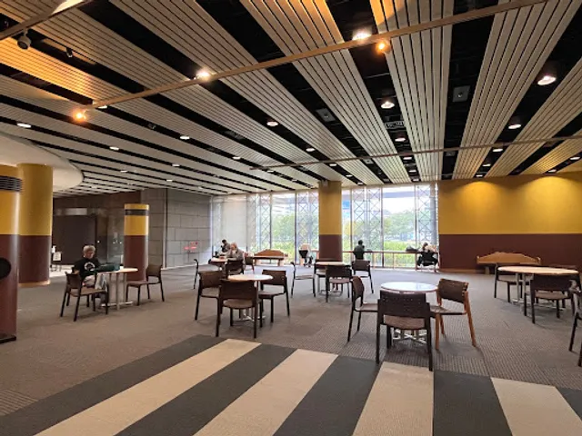 カフェ グランマノン 県民交流センター店