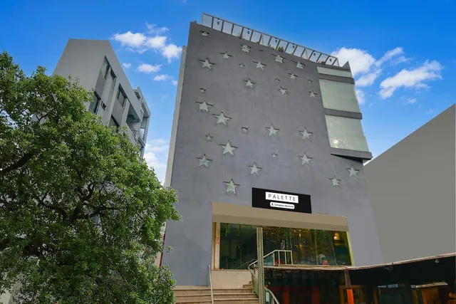 Palette Sapphire Star Chappan Market