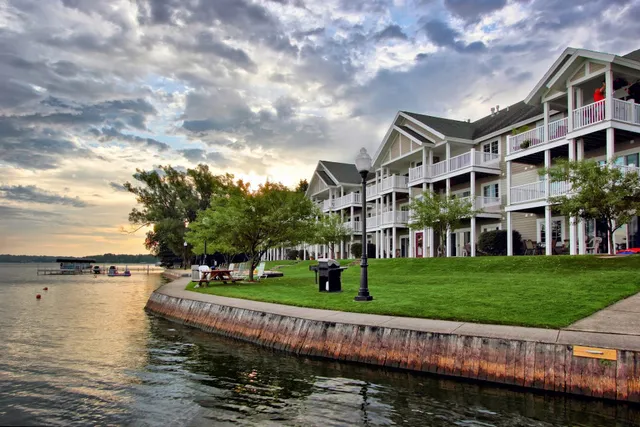 Sunset Shores Resort Cadillac