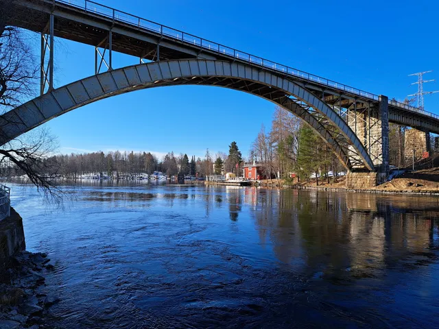 Jyrängön ensimmäinen silta