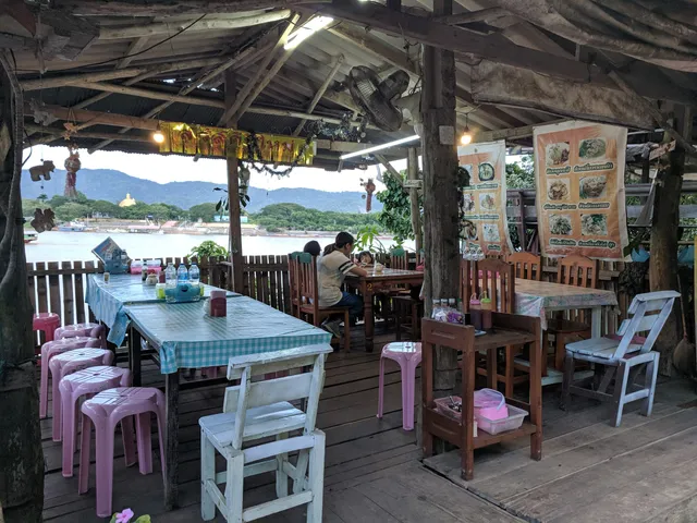 ร้านอาหารป้าหลง Aunt Long Restaurant