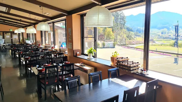 お食事処 食祭小路