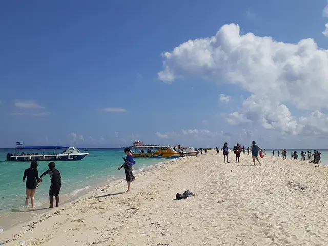 Halo Halo Semporna Travel Sdn Bhd