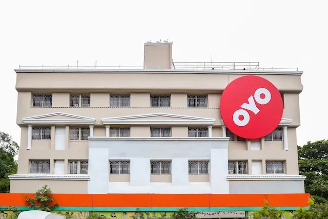 OYO 10678 Hotel Nandanvan