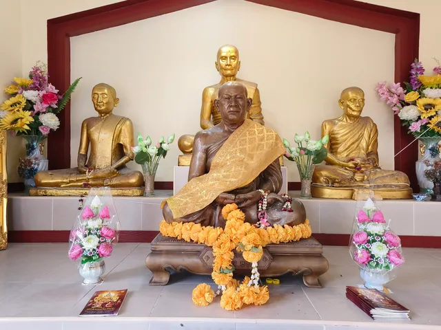 Wat Pak Nam Fang Tai