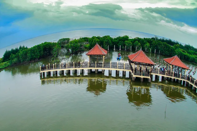 Wisata Mangrove Park Pekalongan