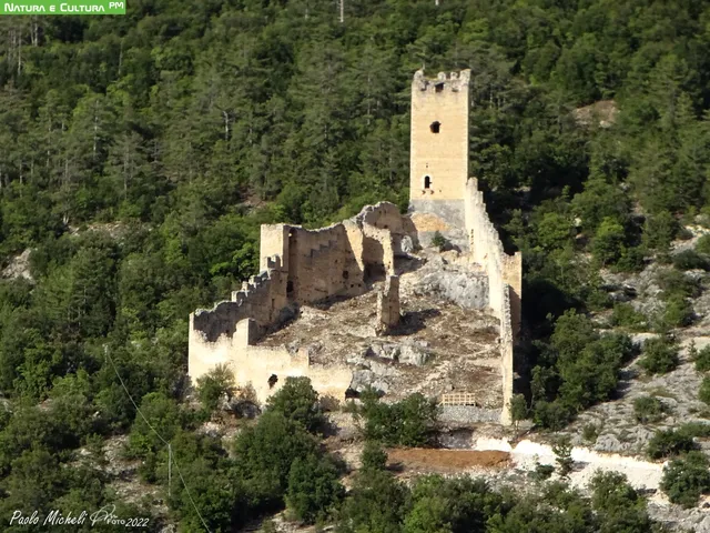 San Pio delle Camere Castle