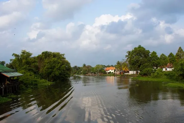 Saen Suk Lampam Beach