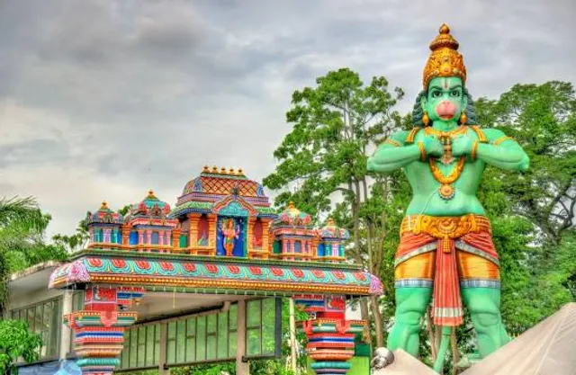 Ramayana Cave - Suyambu Lingam