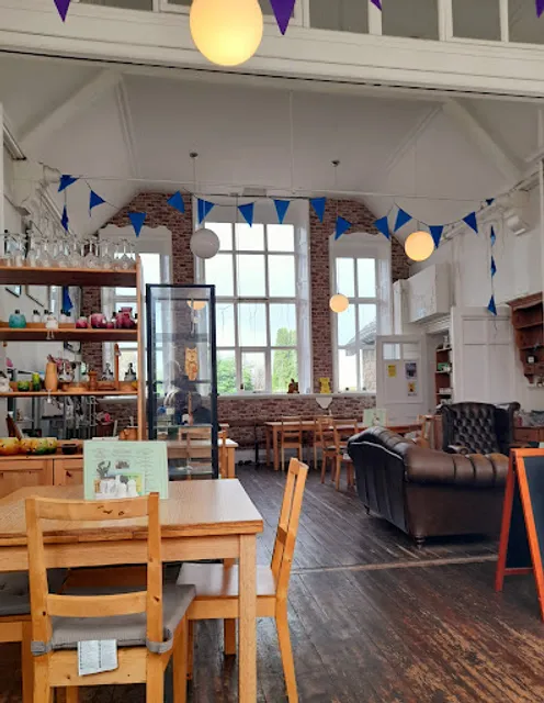 Mae's Tea Rooms & Gallery