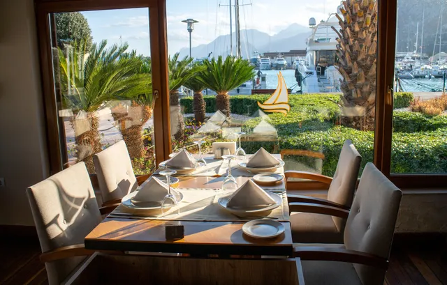 Ship Inn Marina Restaurant