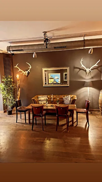 Cafe, Restaurant & Bar Lindl