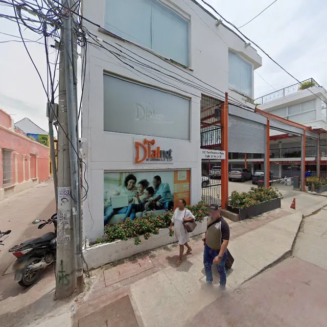 100 Por Ciento Cafe y Frutas