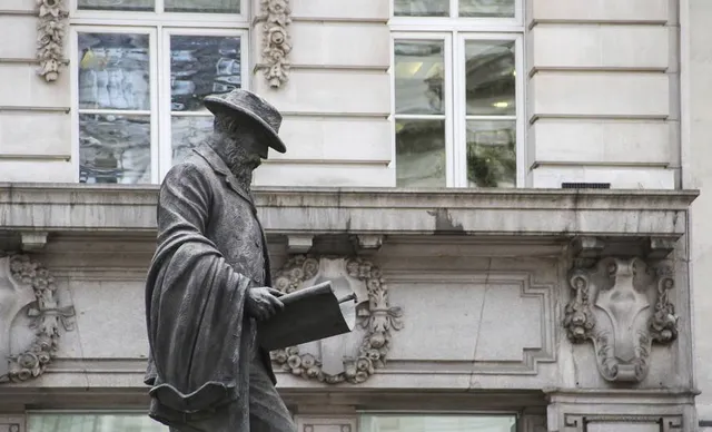 Statue of James Henry Greathead