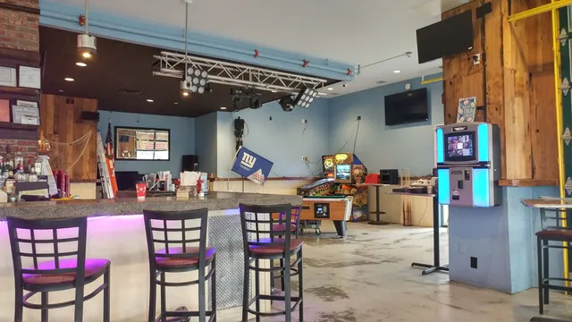 River Walk Bar & Grille