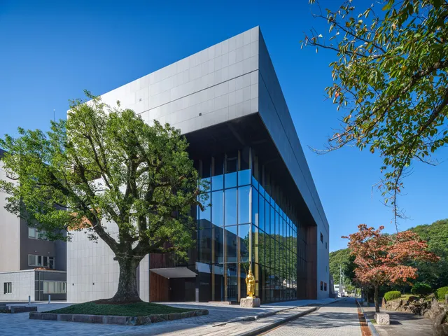 Ibara City Hirakushi Denchū Art Museum
