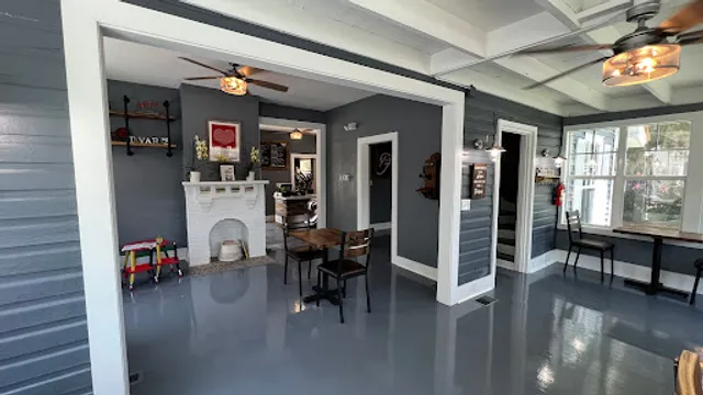 Foxtail Coffee Co. - Tavares