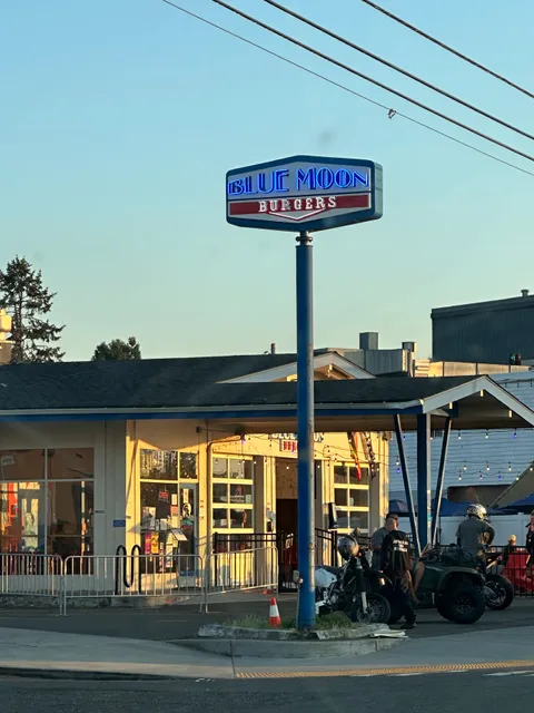 Blue Moon Burgers on Alki
